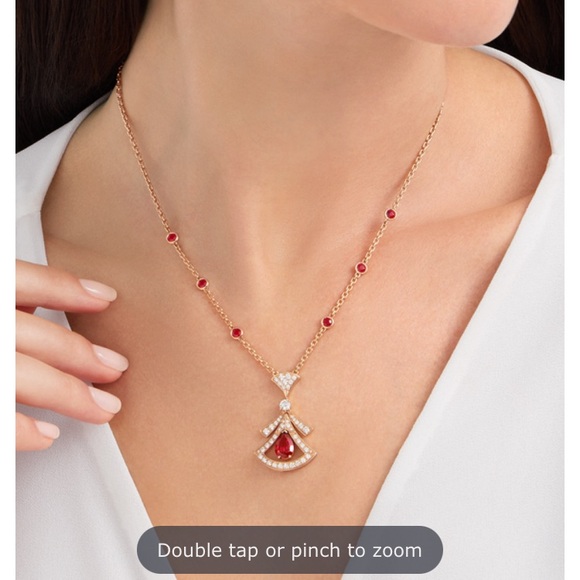 Divas dream necklace rose gold with red crystals ♥️💛 - Picture 8 of 8